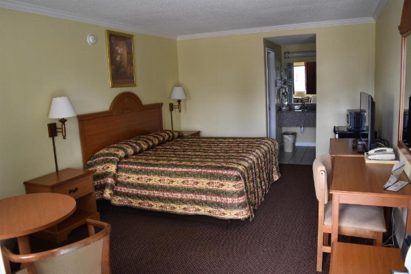 Star Inn Biloxi image 6